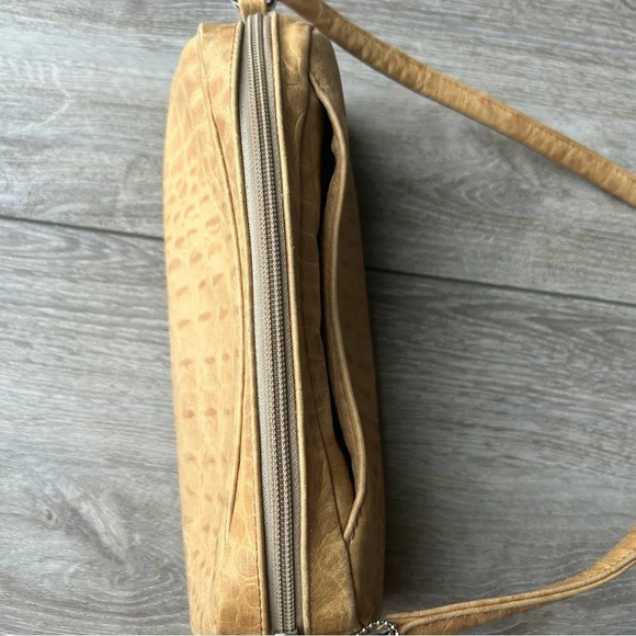 Concepts Canada Croc Embossed Leather Shoulder Bag  Made in Canada - Picture 5 of 16